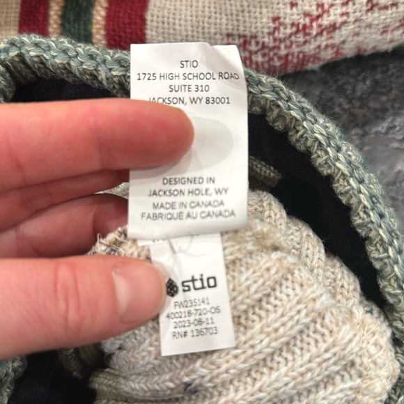 green Stio beanie - like new - Picture 2 of 5